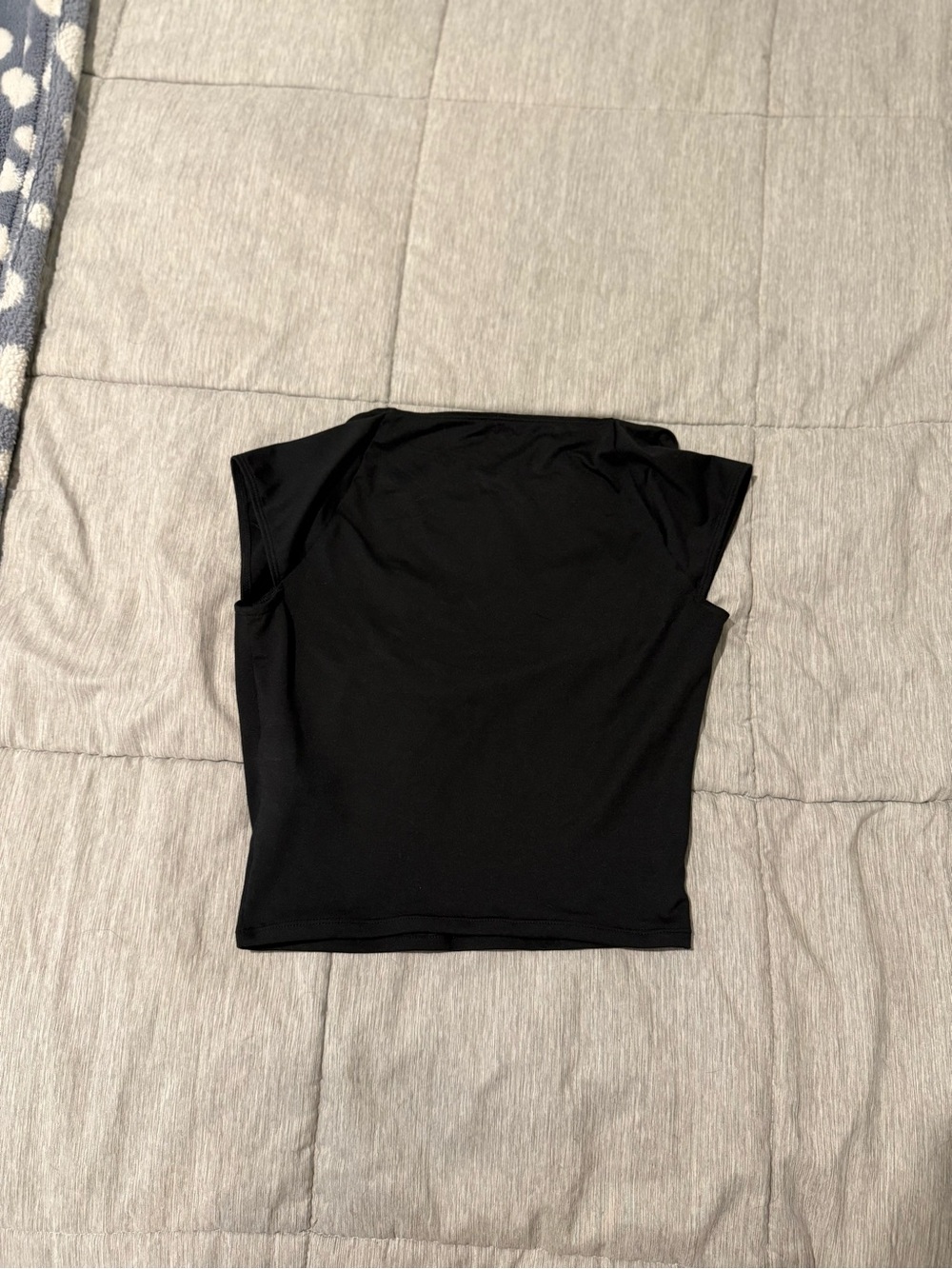 Hollister Black Scoop Neck Cap Sleeve Tee - Picture 3 of 3